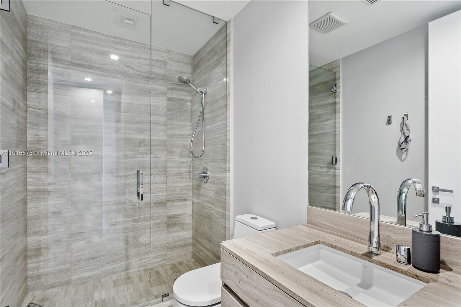 18975 Collins Ave #1905 Sunny Isles Beach, FL 33160