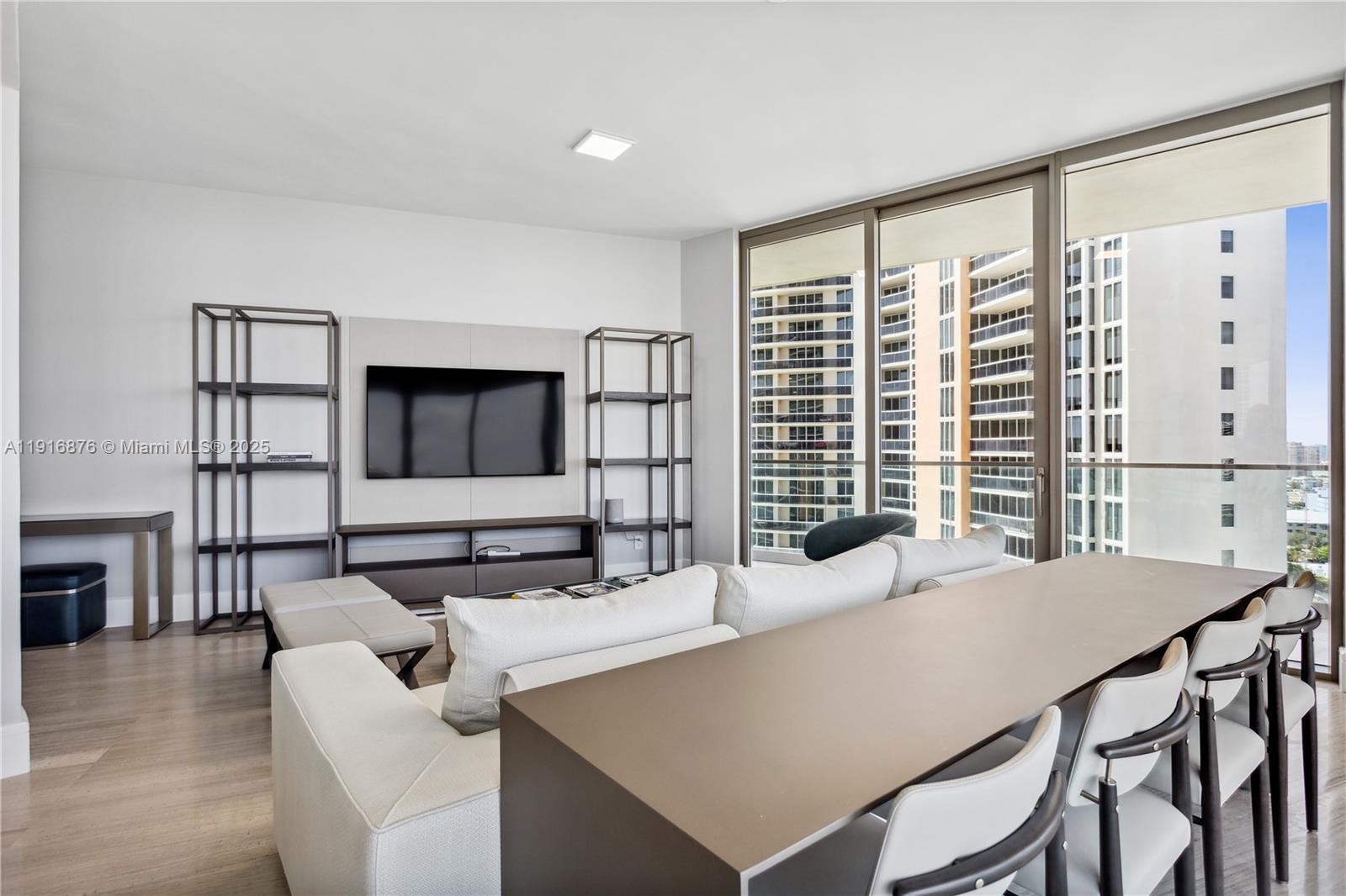 18975 Collins Ave #1905 Sunny Isles Beach, FL 33160