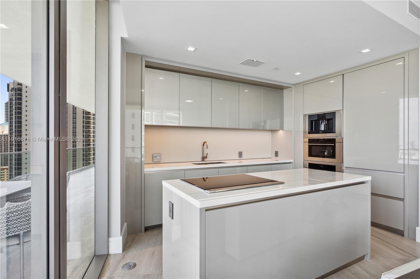 18975 Collins Ave #1905 Sunny Isles Beach, FL 33160