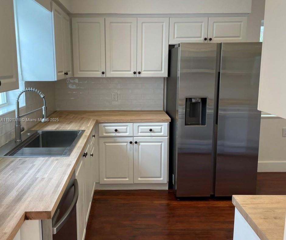 100 SW 30th Rd Miami, FL 33129