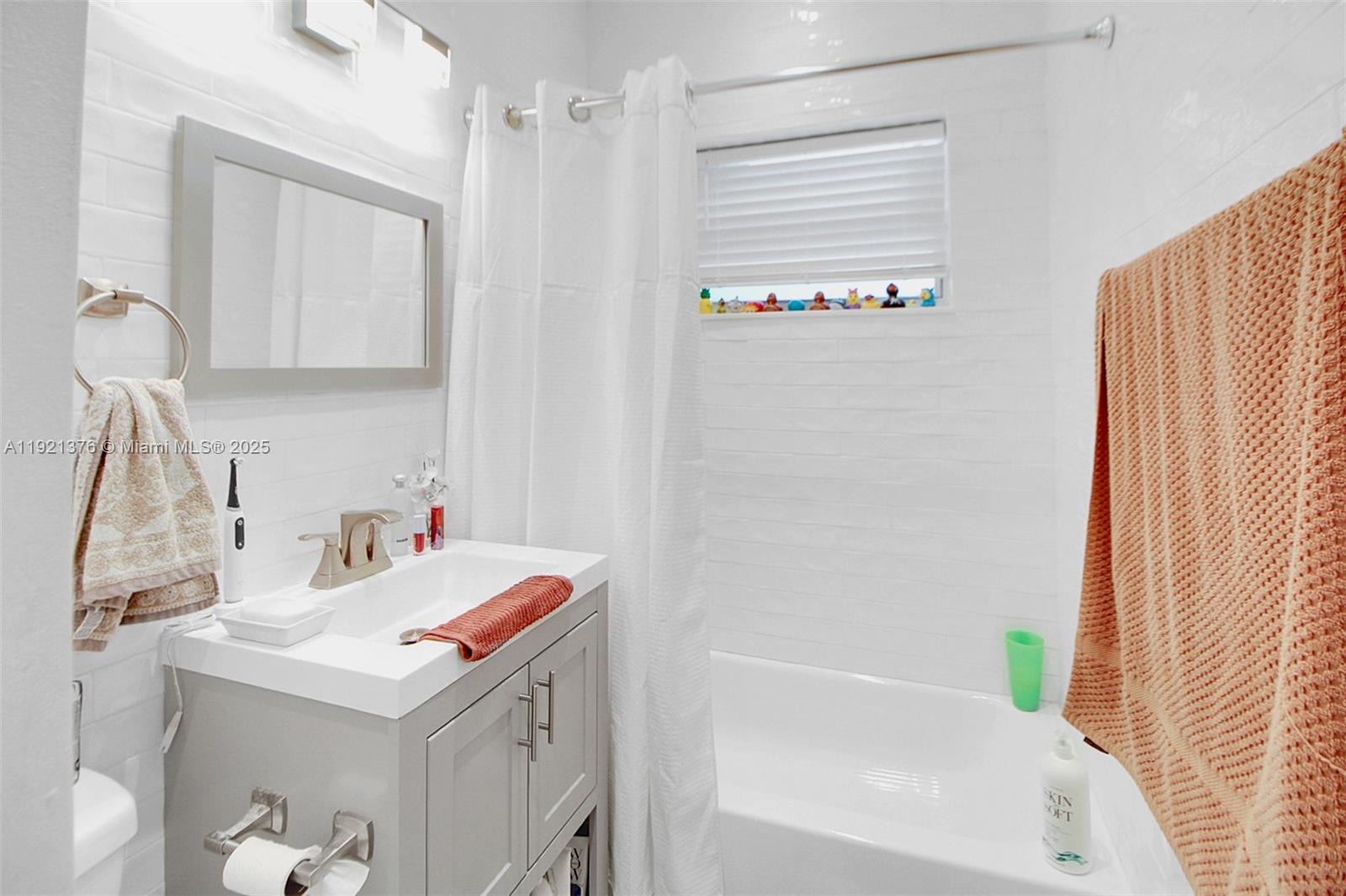 100 SW 30th Rd Miami, FL 33129