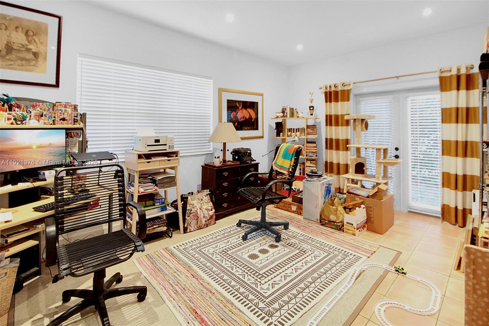 100 SW 30th Rd Miami, FL 33129