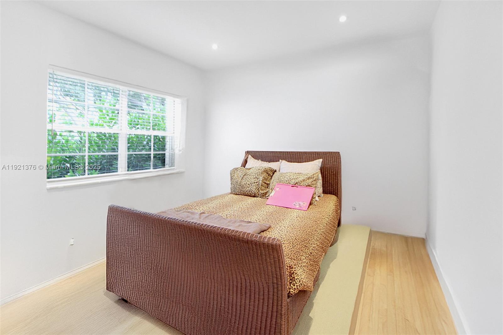 100 SW 30th Rd Miami, FL 33129