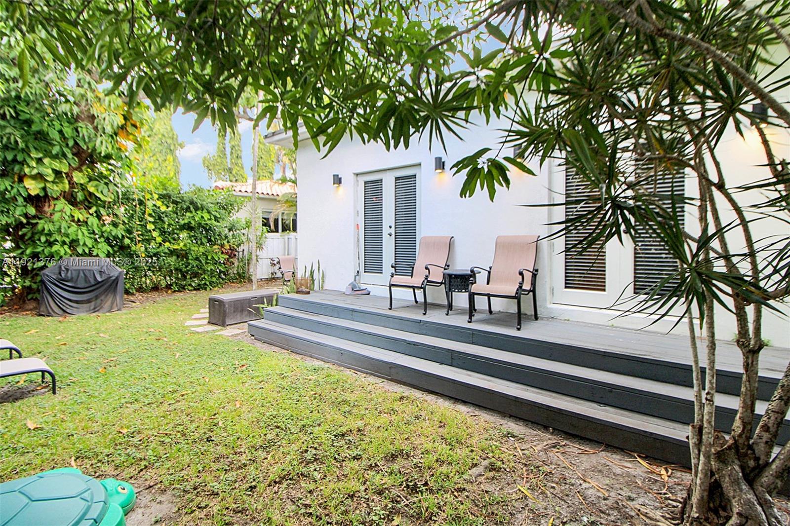 100 SW 30th Rd Miami, FL 33129