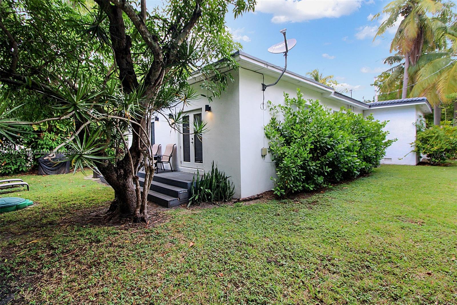 100 SW 30th Rd Miami, FL 33129