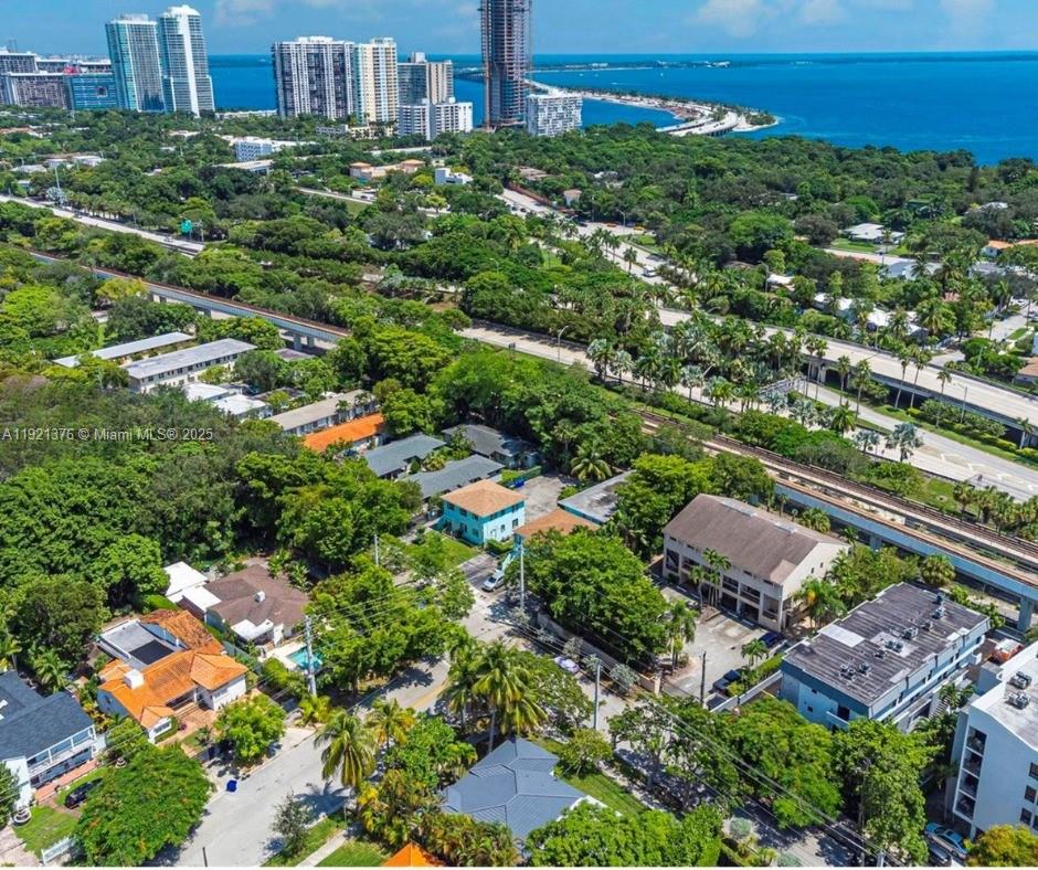 100 SW 30th Rd Miami, FL 33129