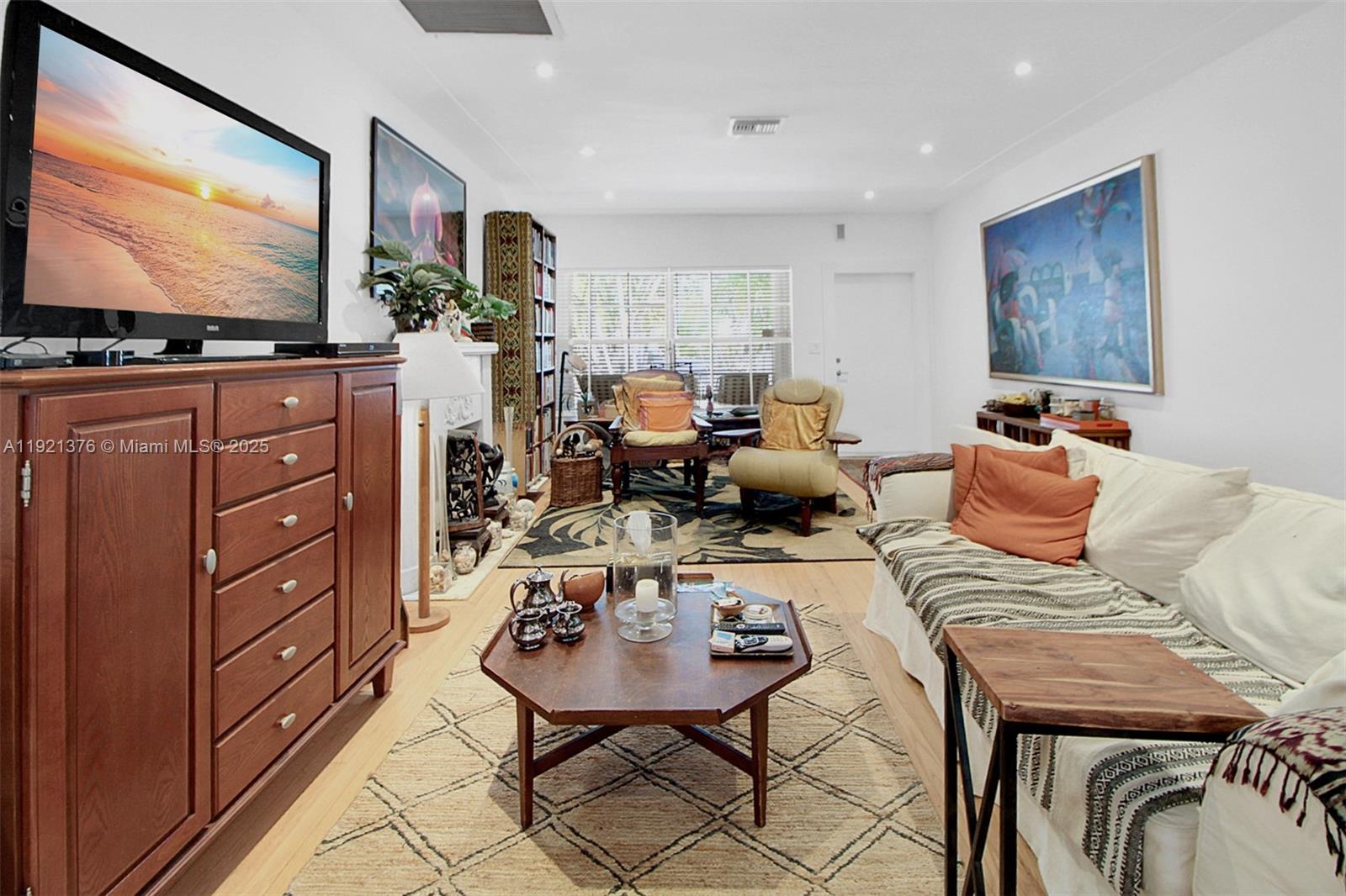 100 SW 30th Rd Miami, FL 33129