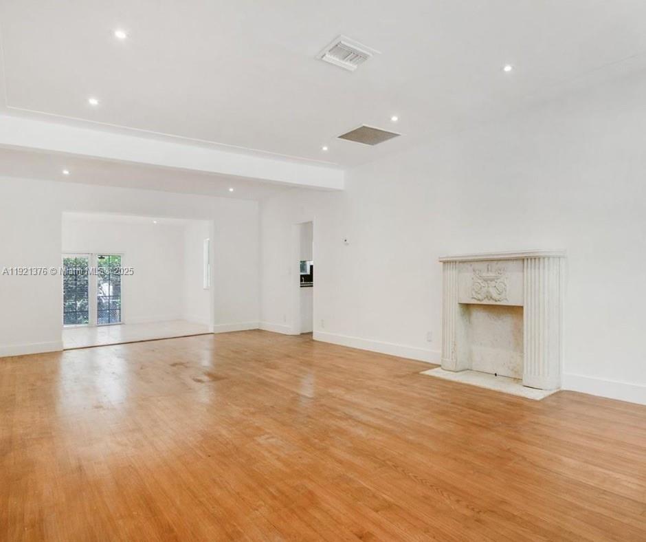 100 SW 30th Rd Miami, FL 33129