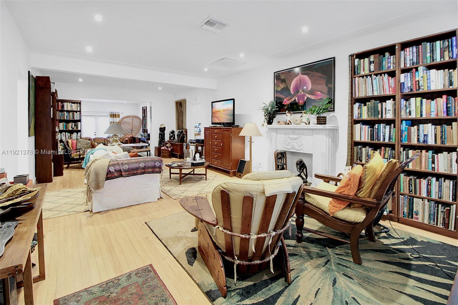 100 SW 30th Rd Miami, FL 33129