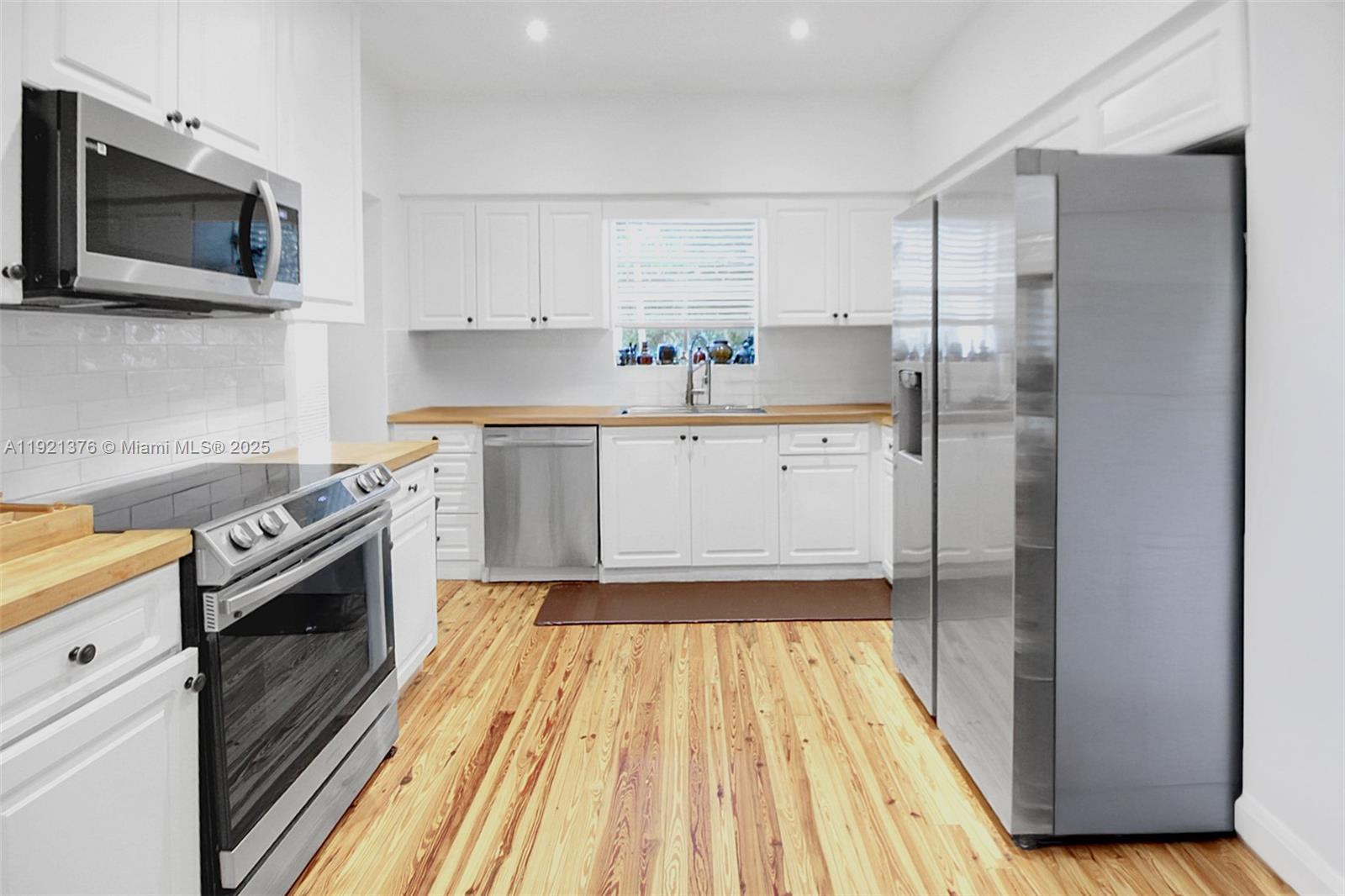 100 SW 30th Rd Miami, FL 33129