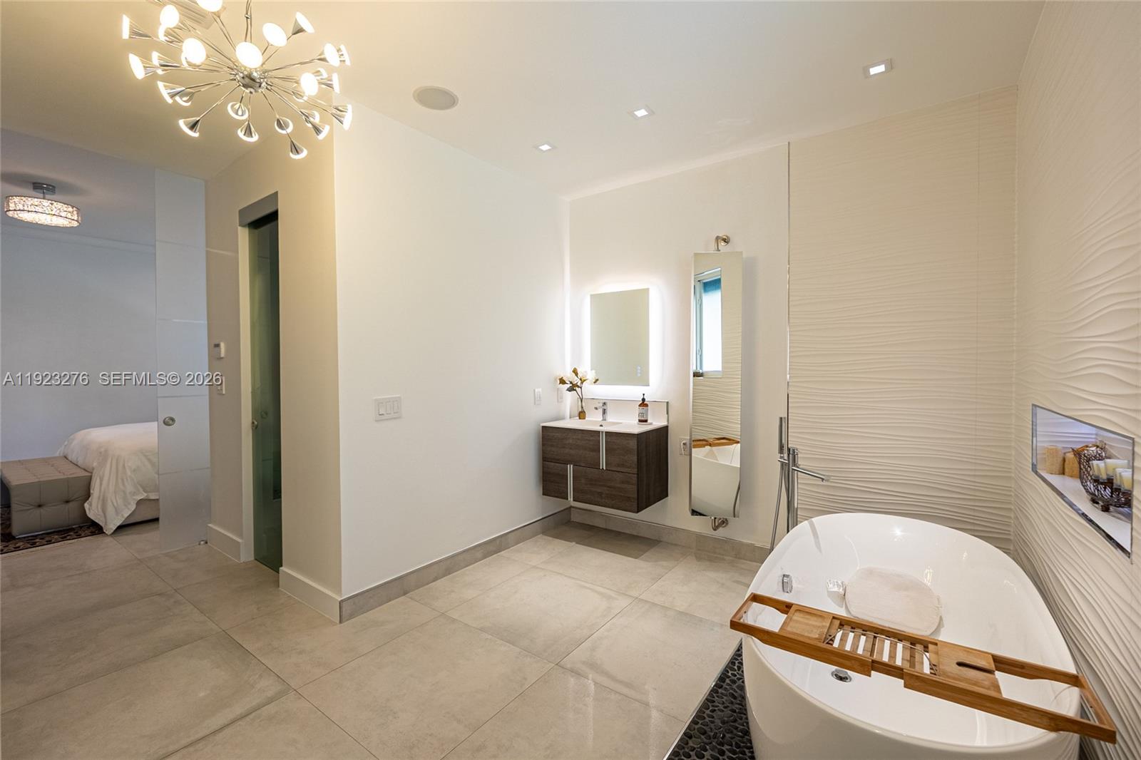 9895 NW 28th Ter Doral, FL 33172