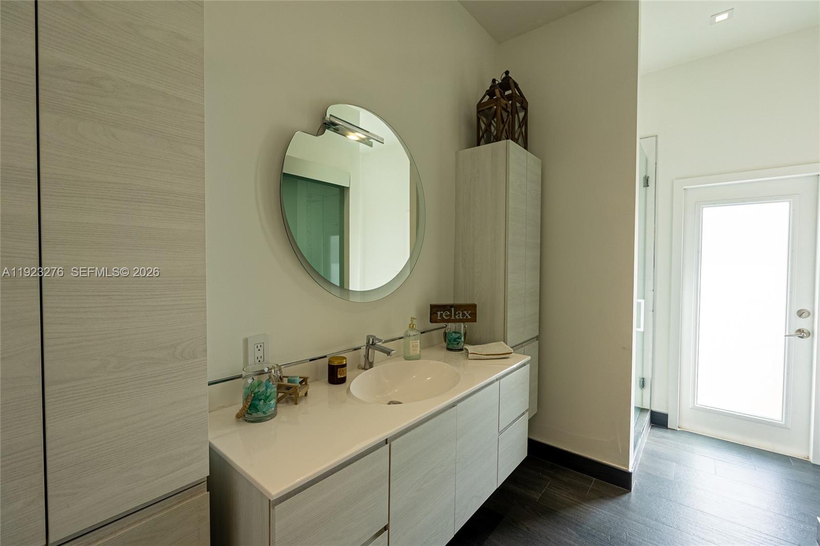 9895 NW 28th Ter Doral, FL 33172