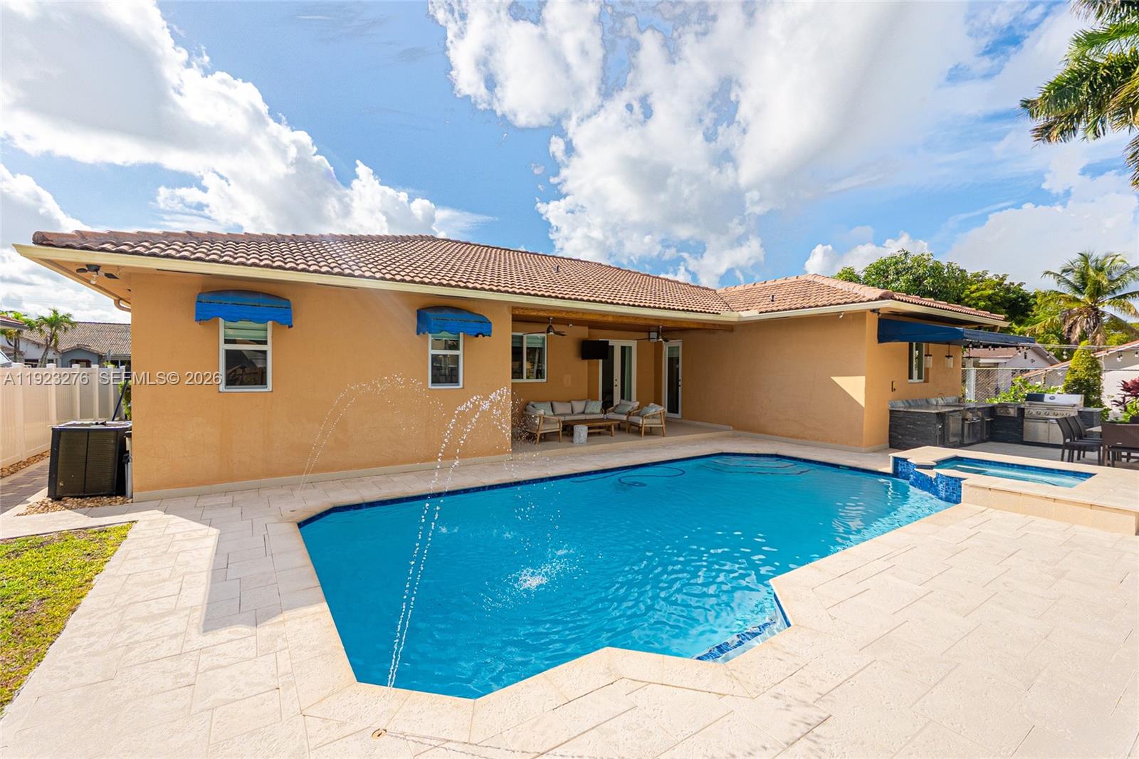 9895 NW 28th Ter Doral, FL 33172