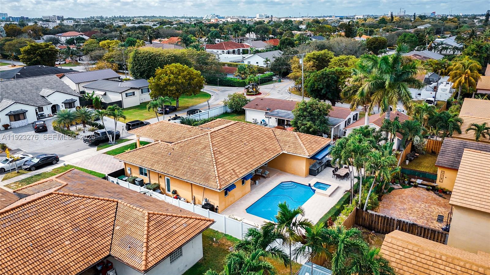 9895 NW 28th Ter Doral, FL 33172