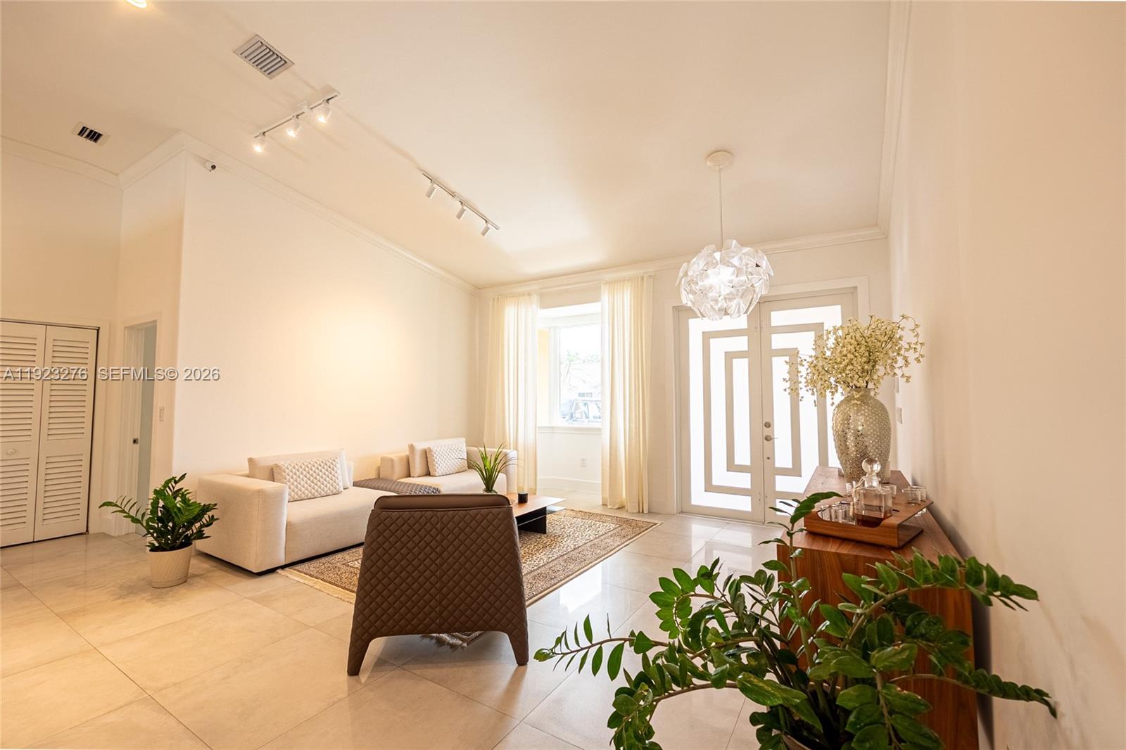 9895 NW 28th Ter Doral, FL 33172