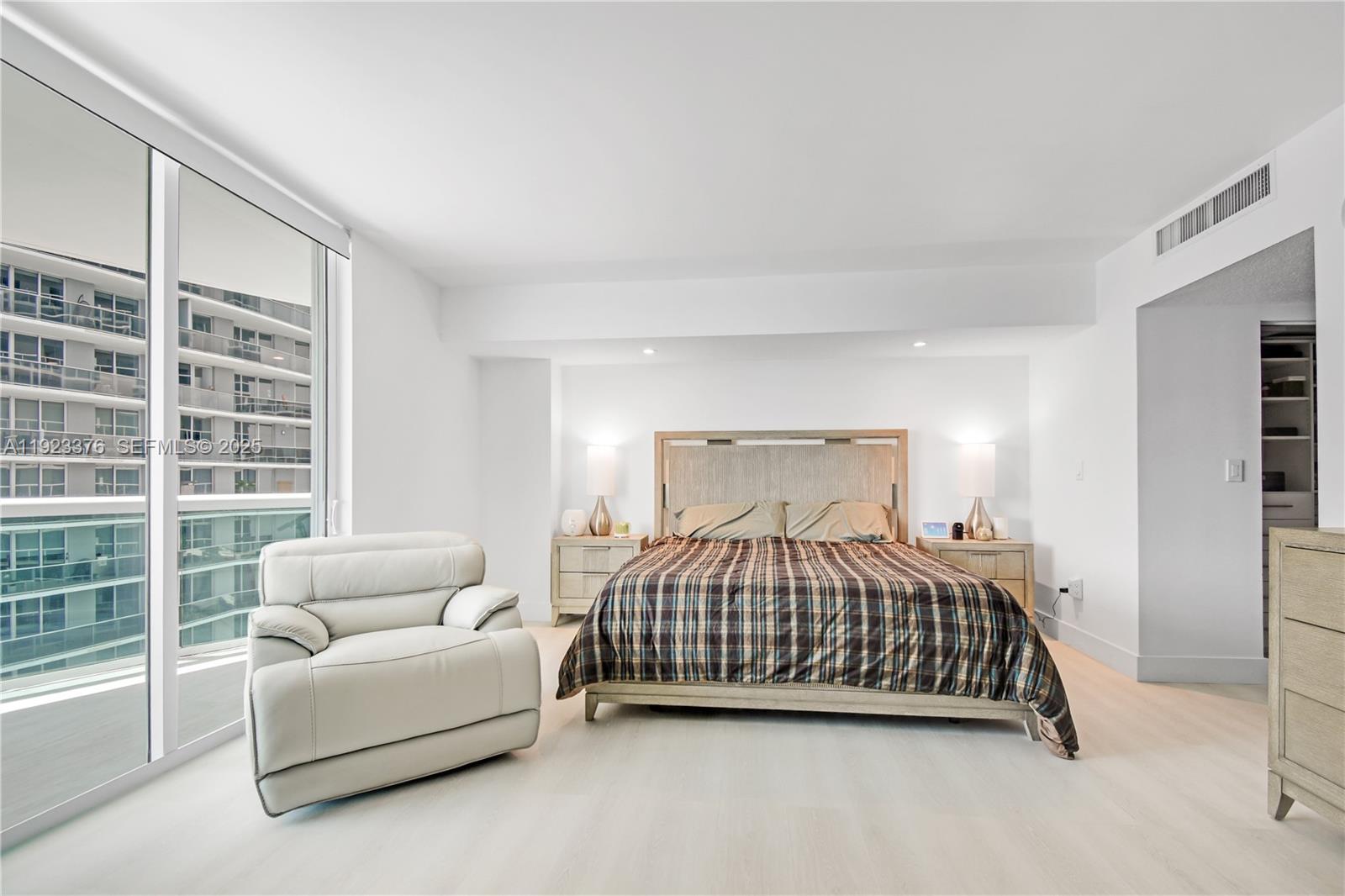 1800 N Bayshore Dr #2201 Miami, FL 33132