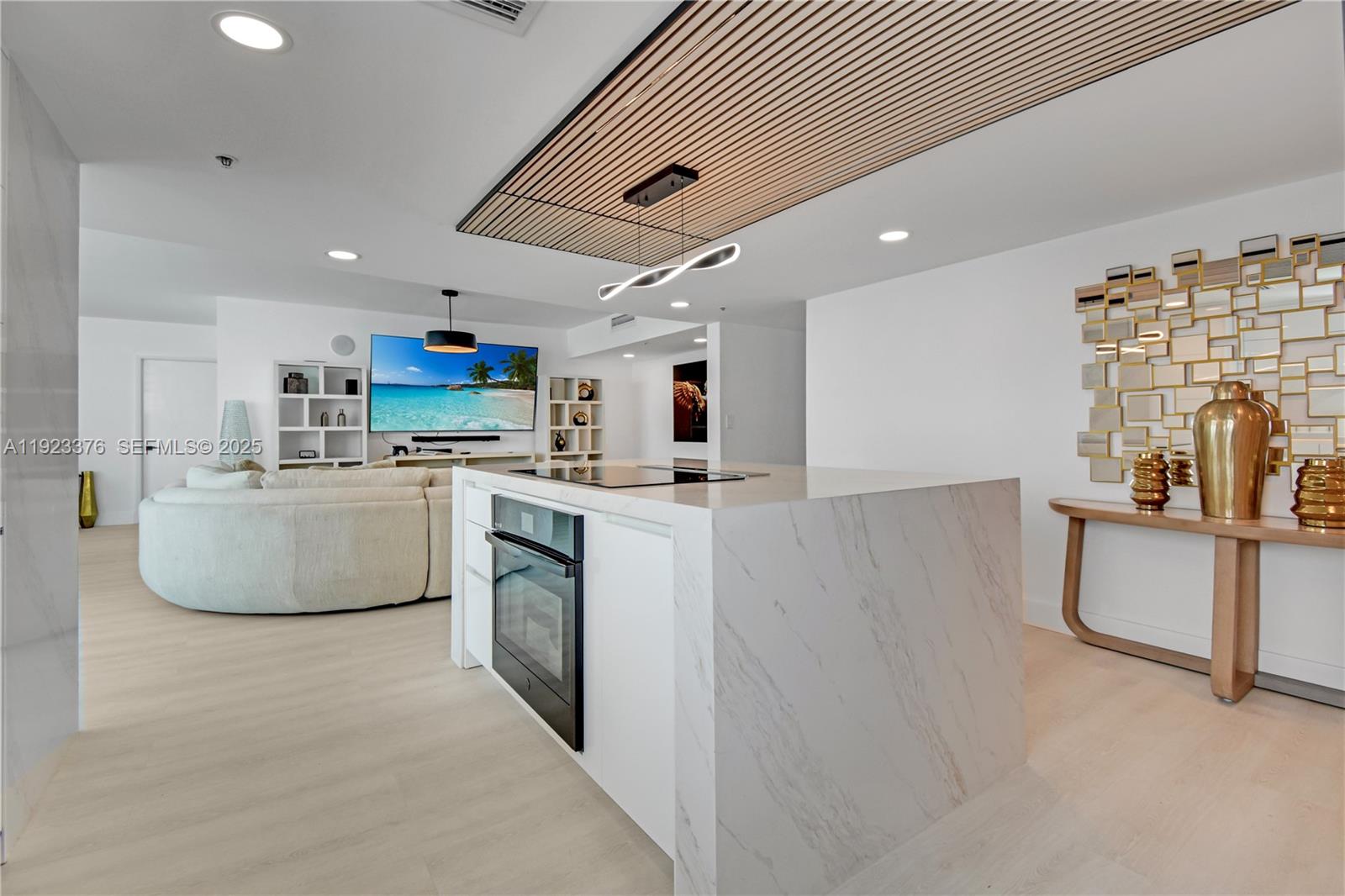 1800 N Bayshore Dr #2201 Miami, FL 33132