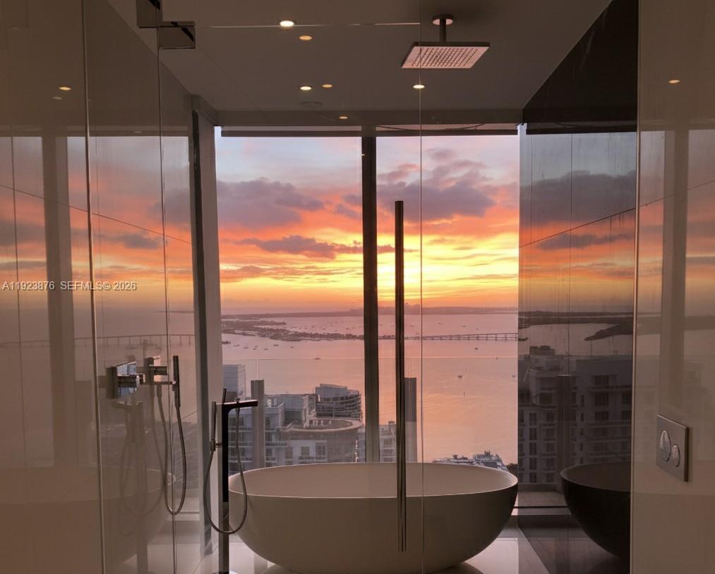 image Aston Martin Residences16