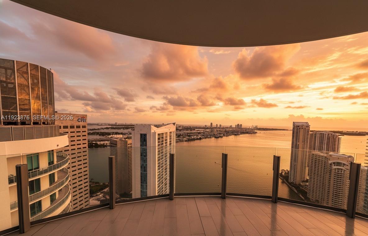 image Aston Martin Residences4