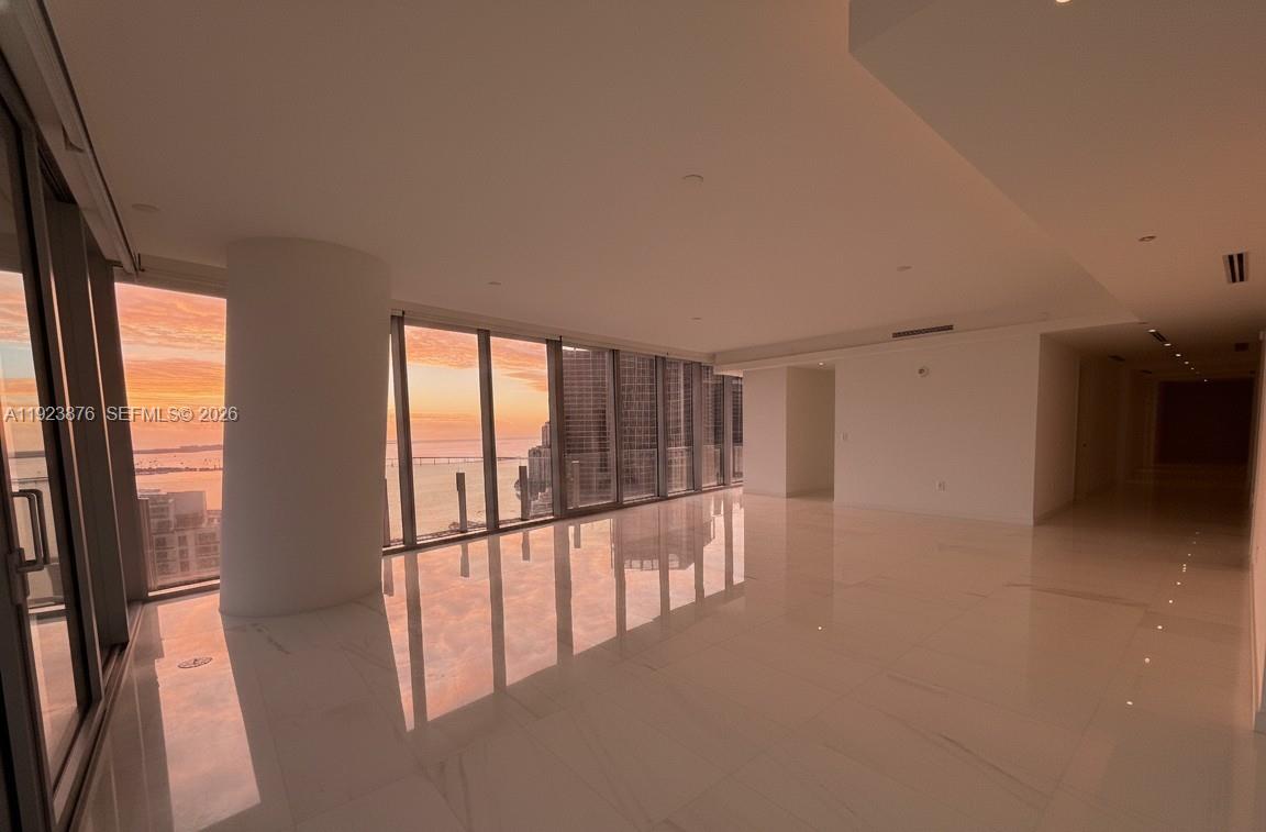 image Aston Martin Residences8