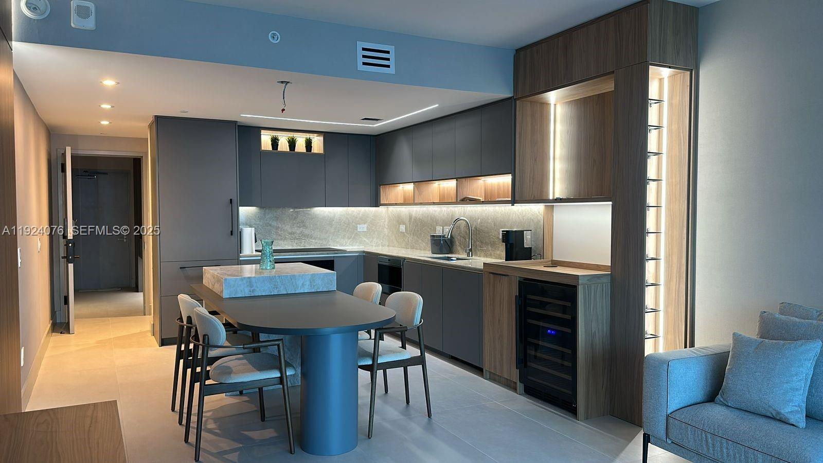 3131 NE 7th Ave #2805