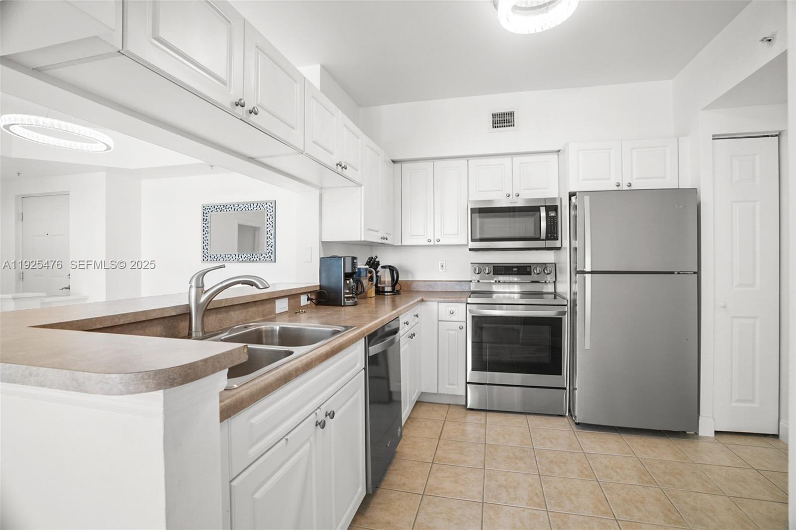 image Porto Bellagio Condo11