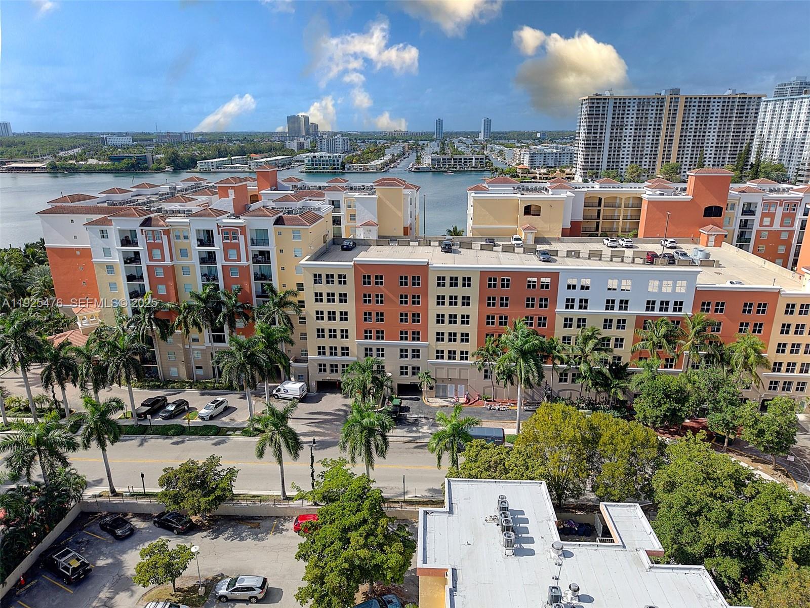 image Porto Bellagio Condo47