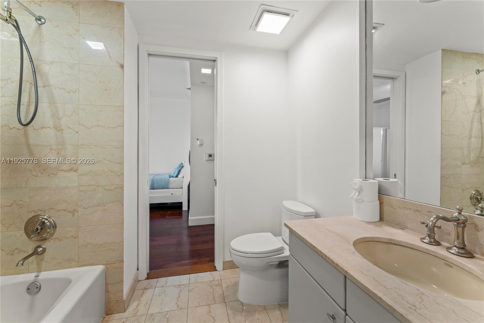 7777 Fisher Is Dr #7777 Miami Beach, FL 33109