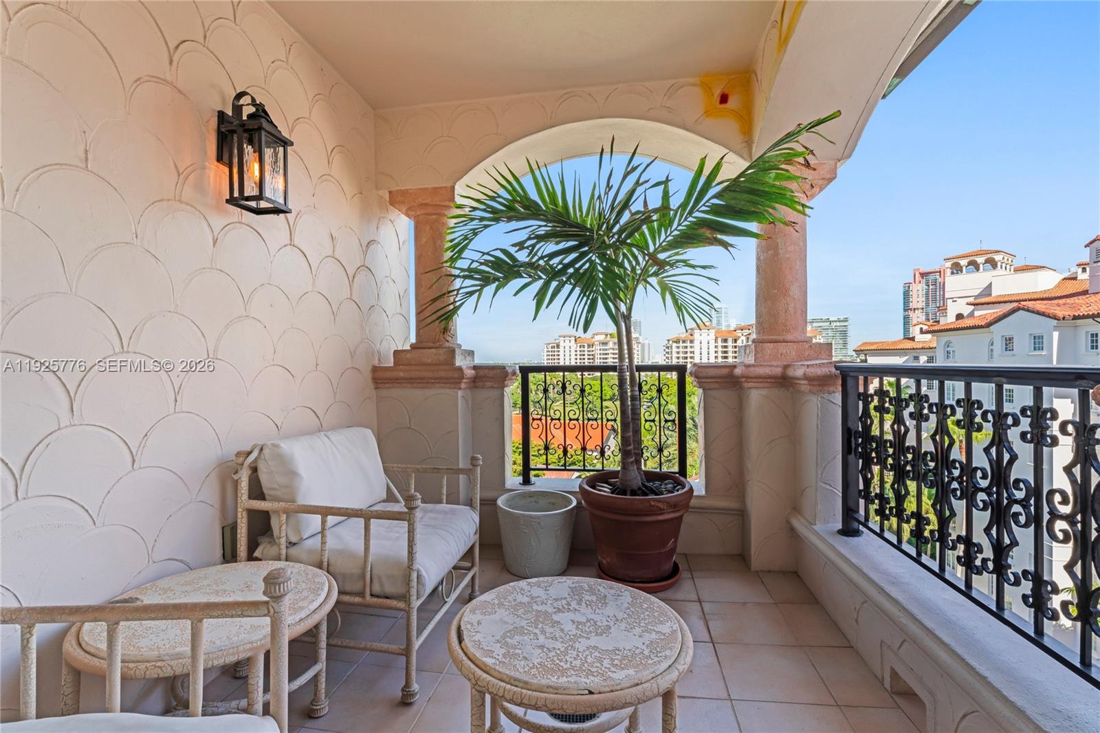 7777 Fisher Is Dr #7777 Miami Beach, FL 33109