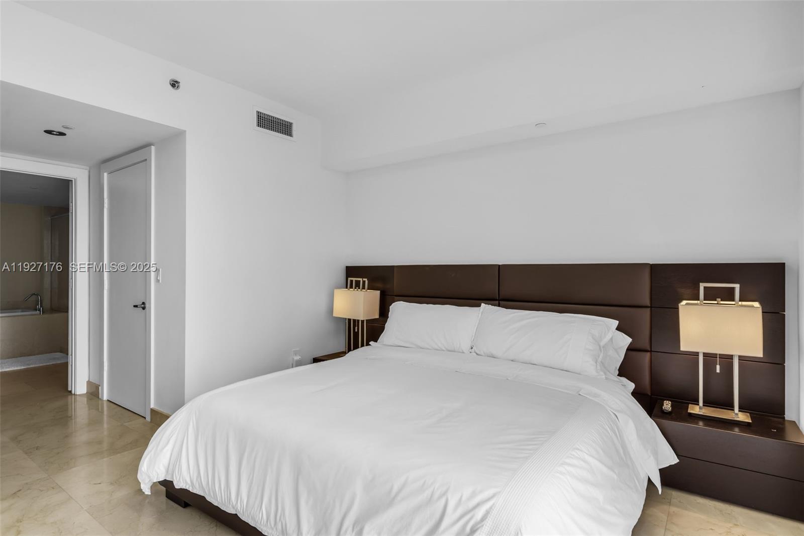 image Icon Brickell Tower 212