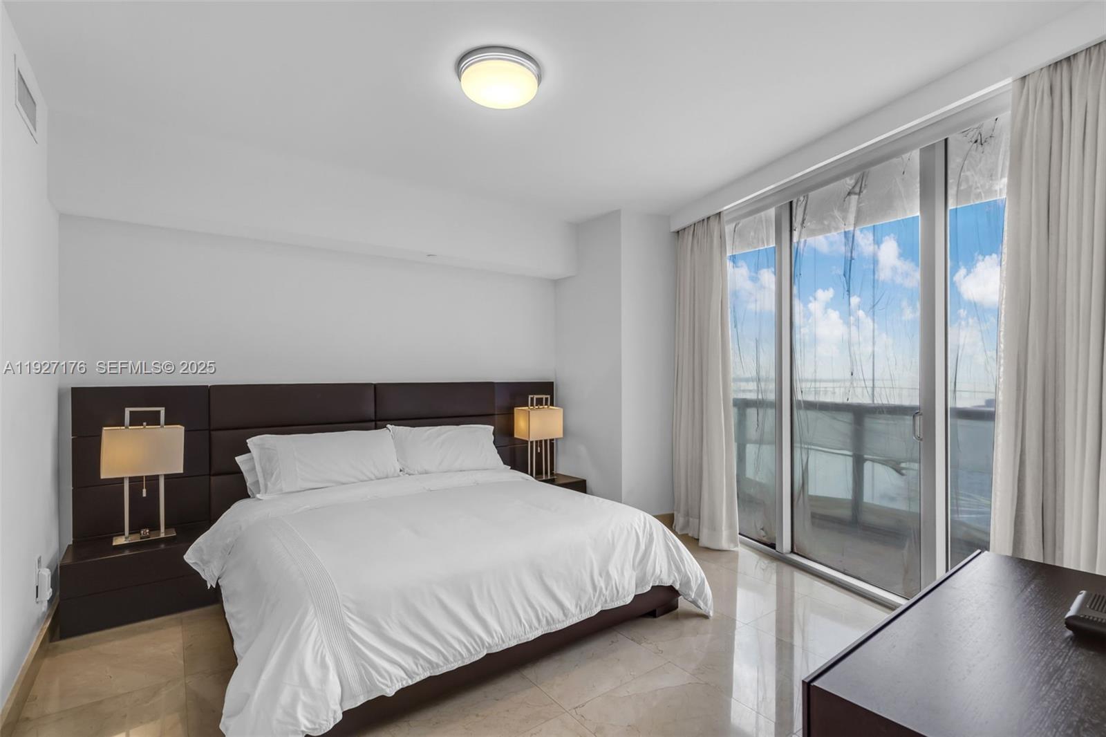 image Icon Brickell Tower 213