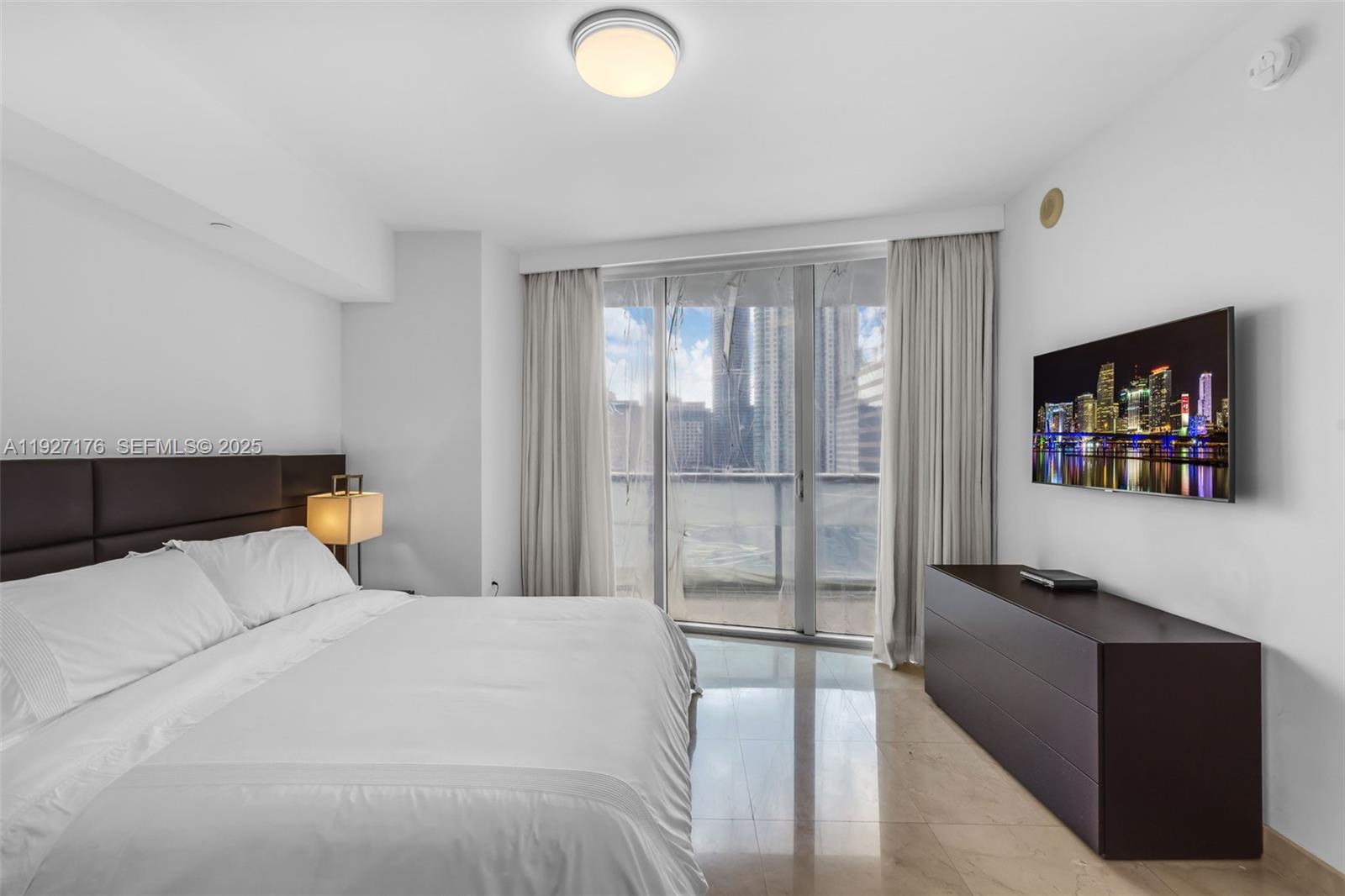 image Icon Brickell Tower 214