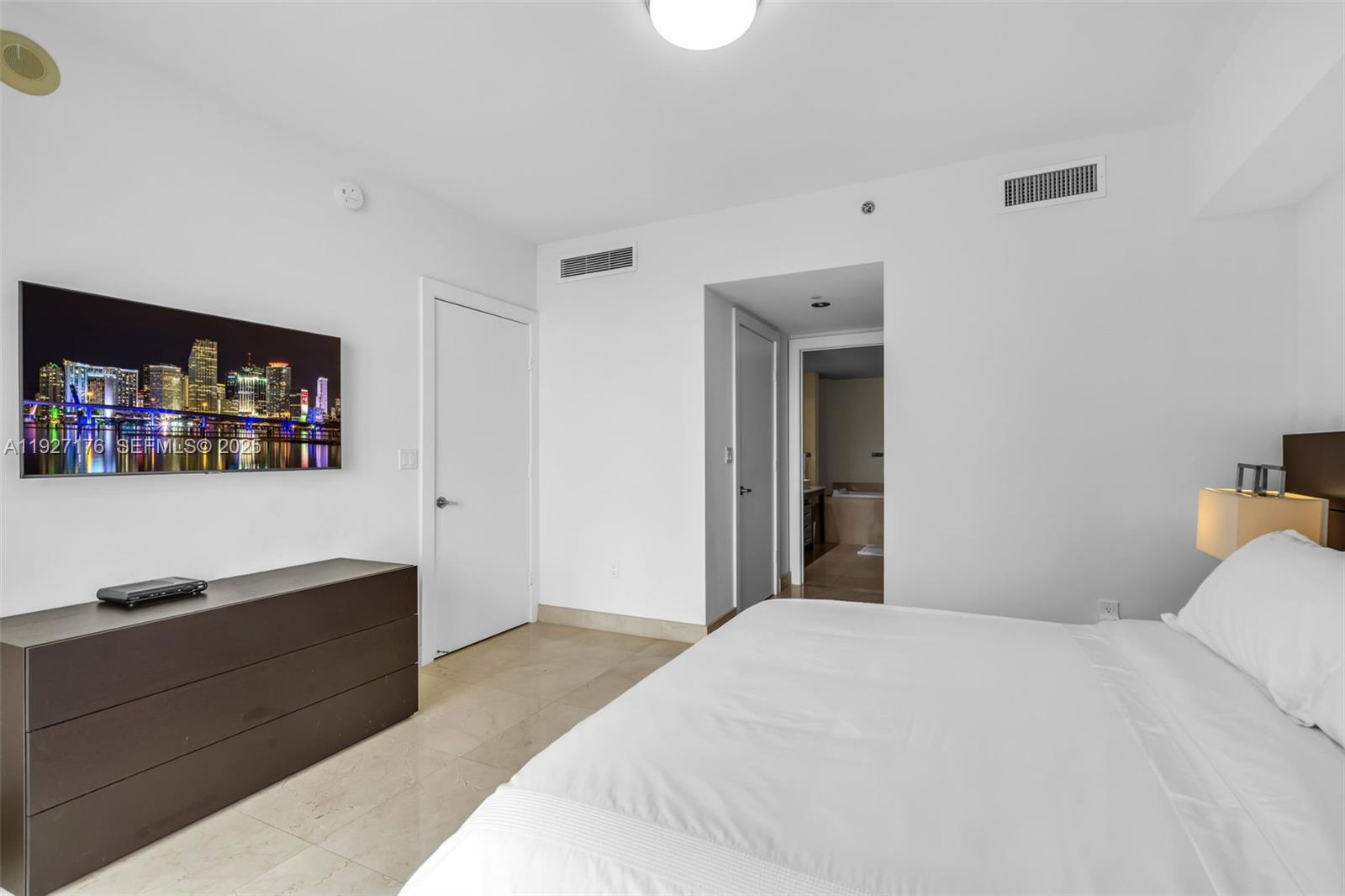 image Icon Brickell Tower 215