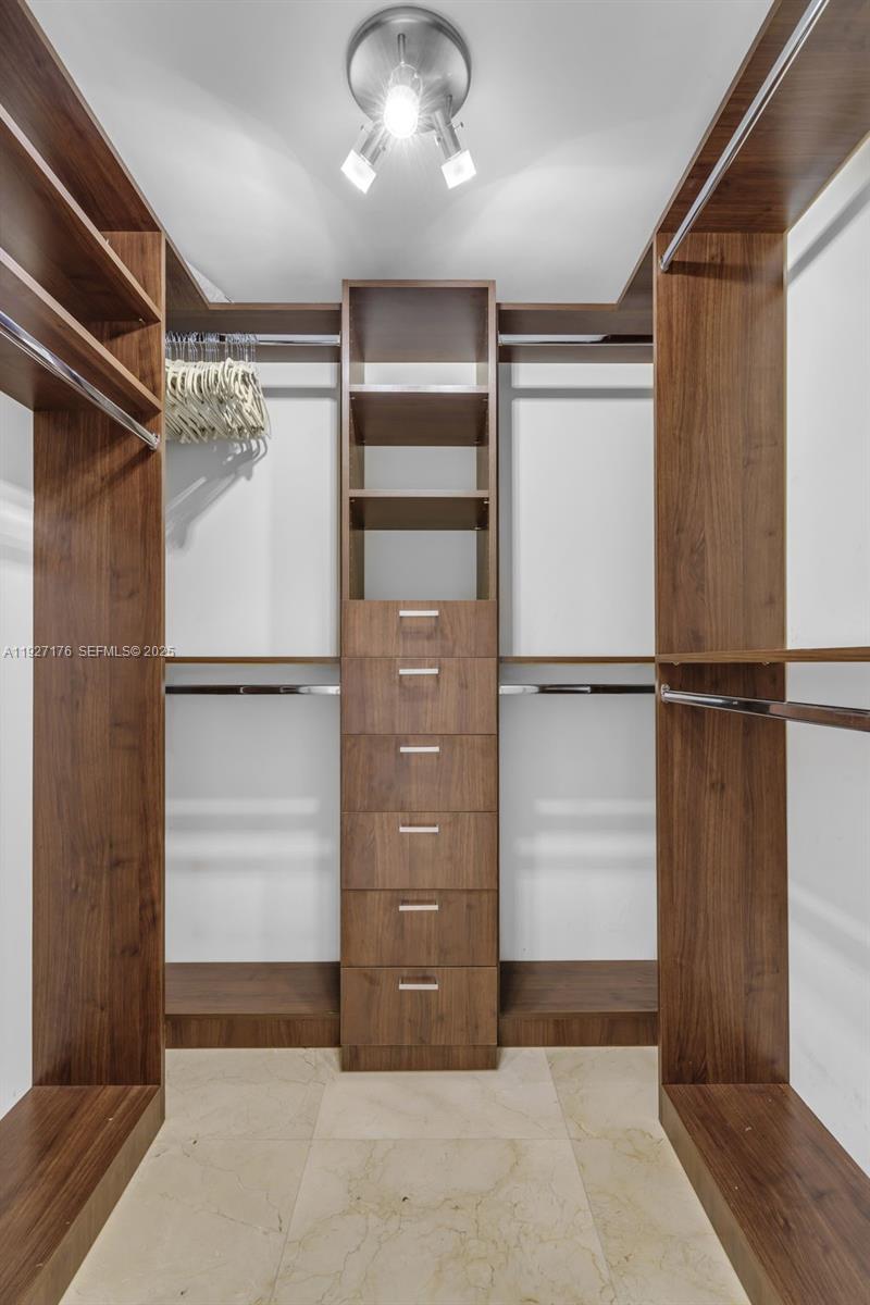 image Icon Brickell Tower 217