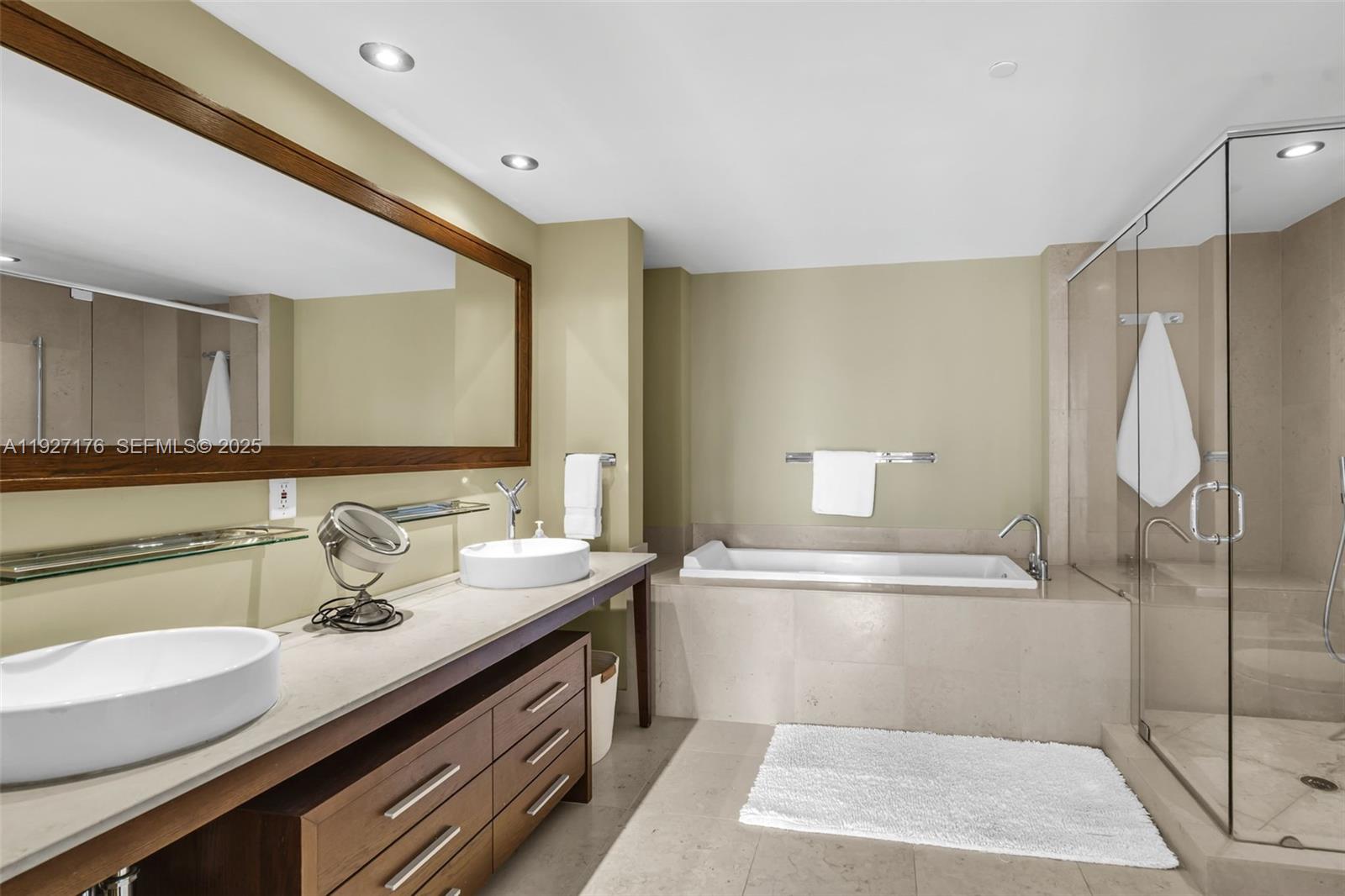 image Icon Brickell Tower 219