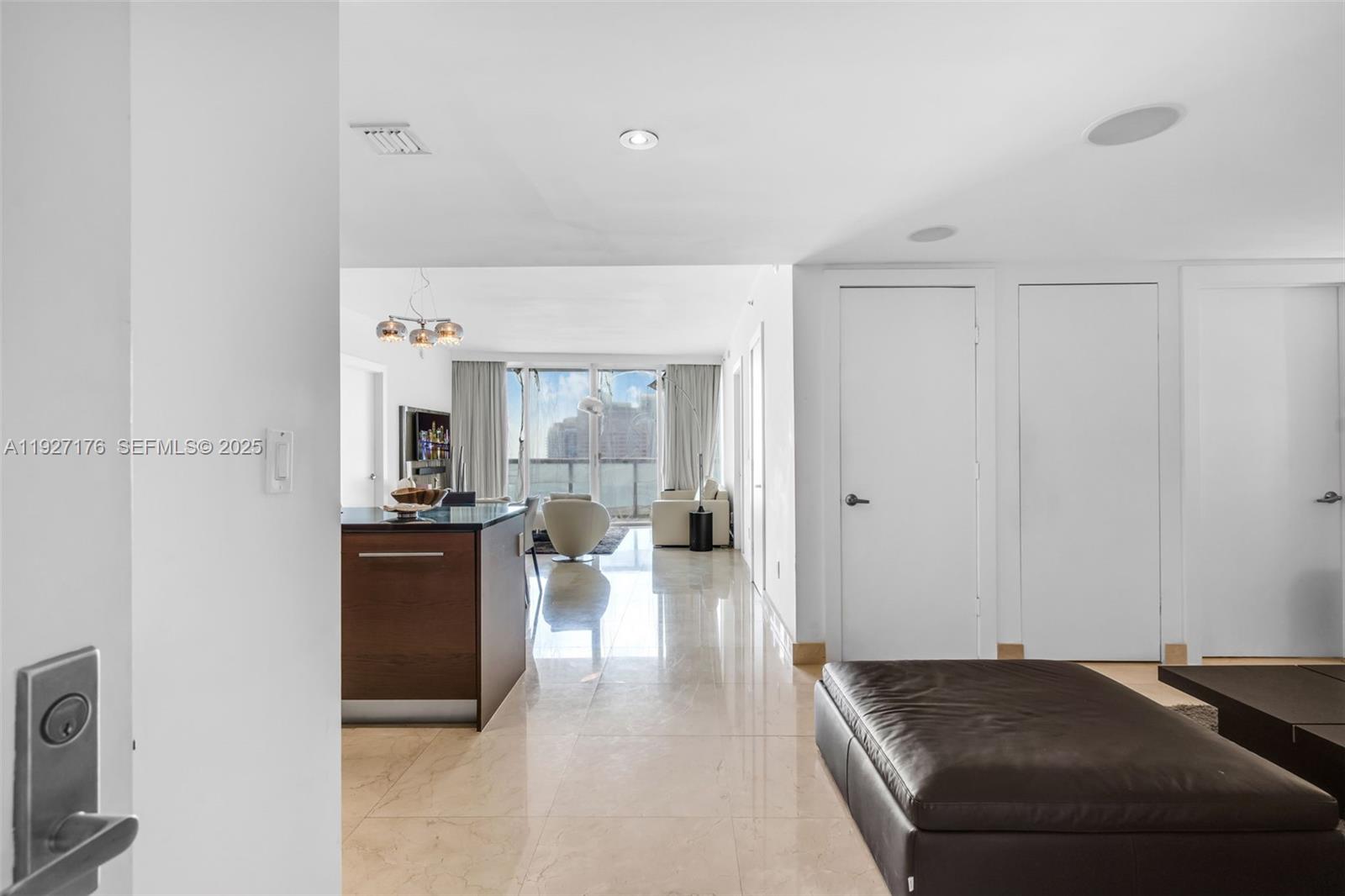 image Icon Brickell Tower 24