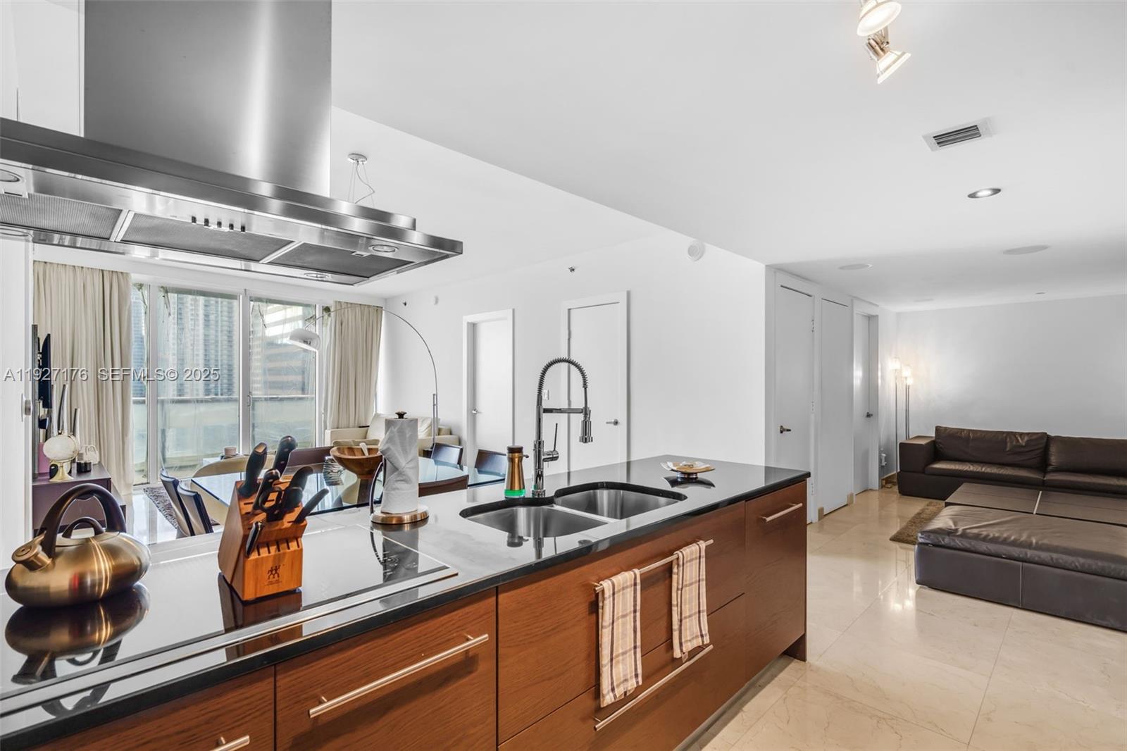 image Icon Brickell Tower 25