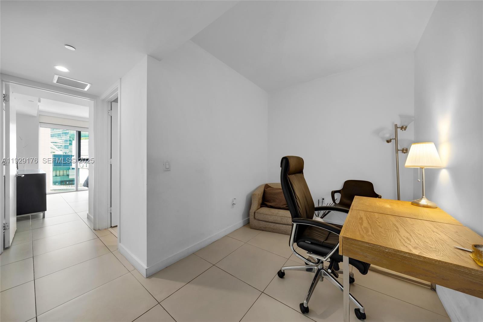 31 SE 6th St #907 Miami, FL 33131