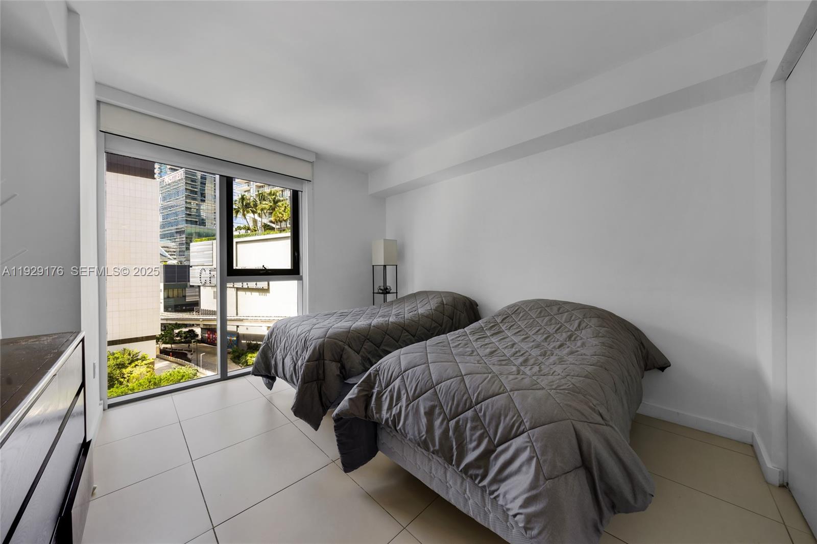 31 SE 6th St #907 Miami, FL 33131