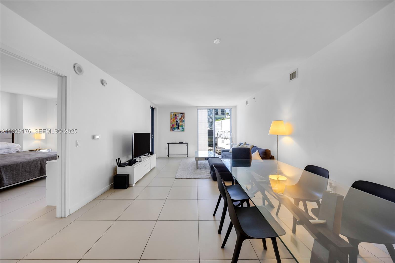 31 SE 6th St #907 Miami, FL 33131