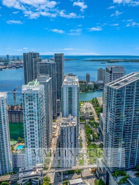 31 SE 6th St #907 Miami, FL 33131
