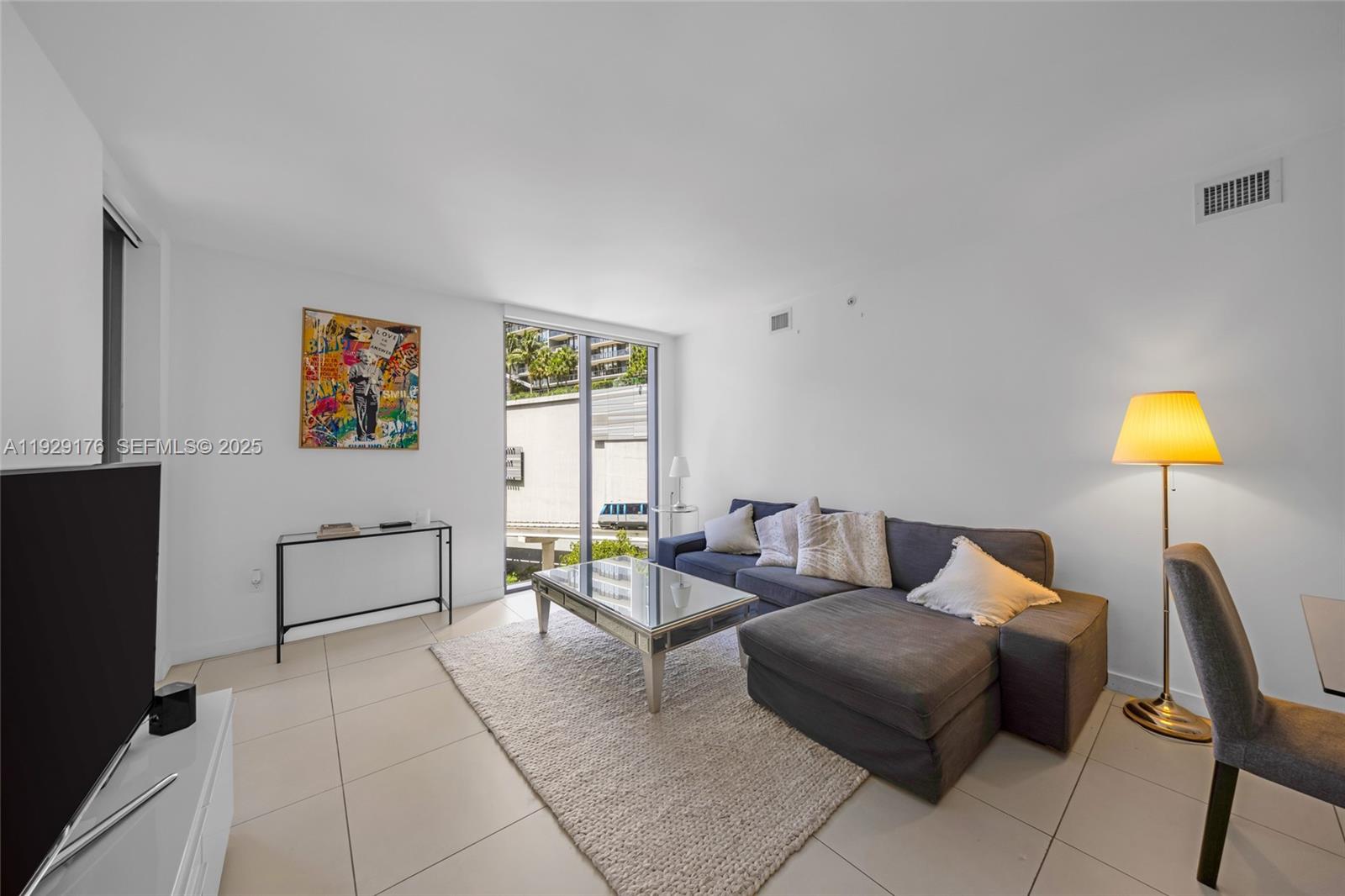 31 SE 6th St #907 Miami, FL 33131