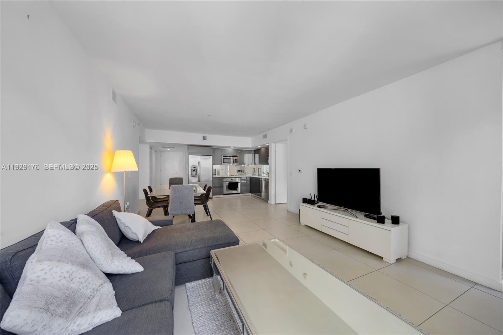 31 SE 6th St #907 Miami, FL 33131