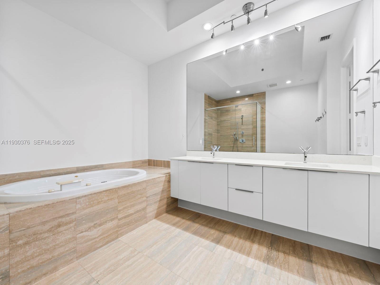 15811 Collins Ave #3707 Sunny Isles Beach, FL 33160