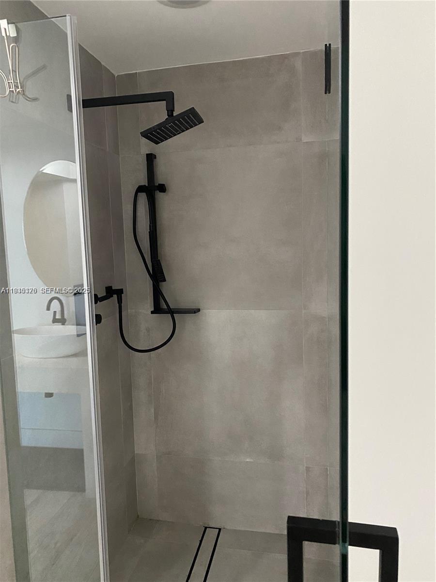 image Blue Diamond16