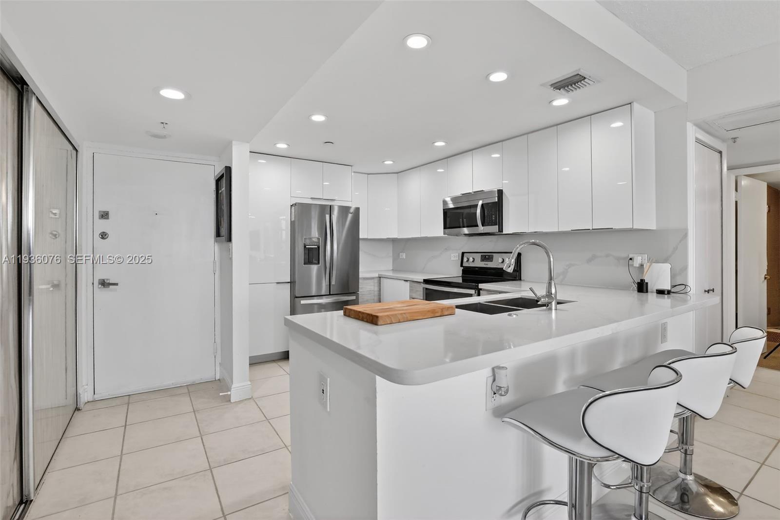 20505 E Country Clb Dr #833