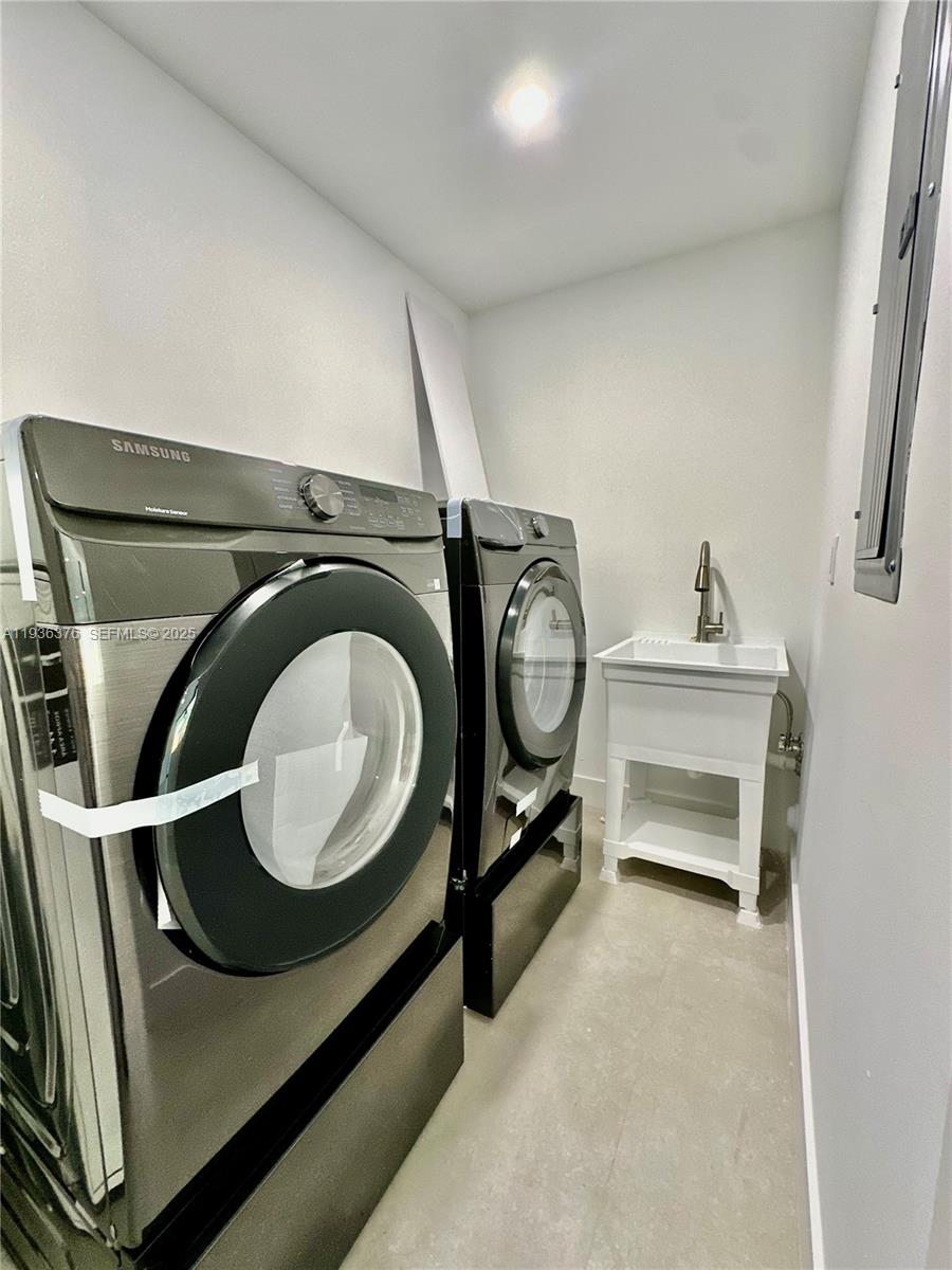 6421 SW 59th Ave South Miami, FL 33143