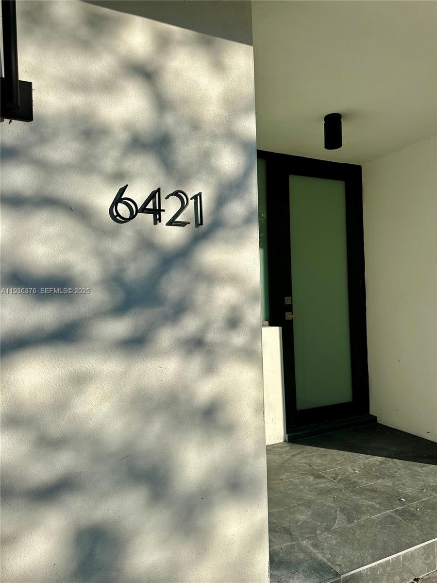6421 SW 59th Ave South Miami, FL 33143