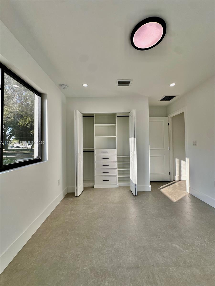 6421 SW 59th Ave South Miami, FL 33143