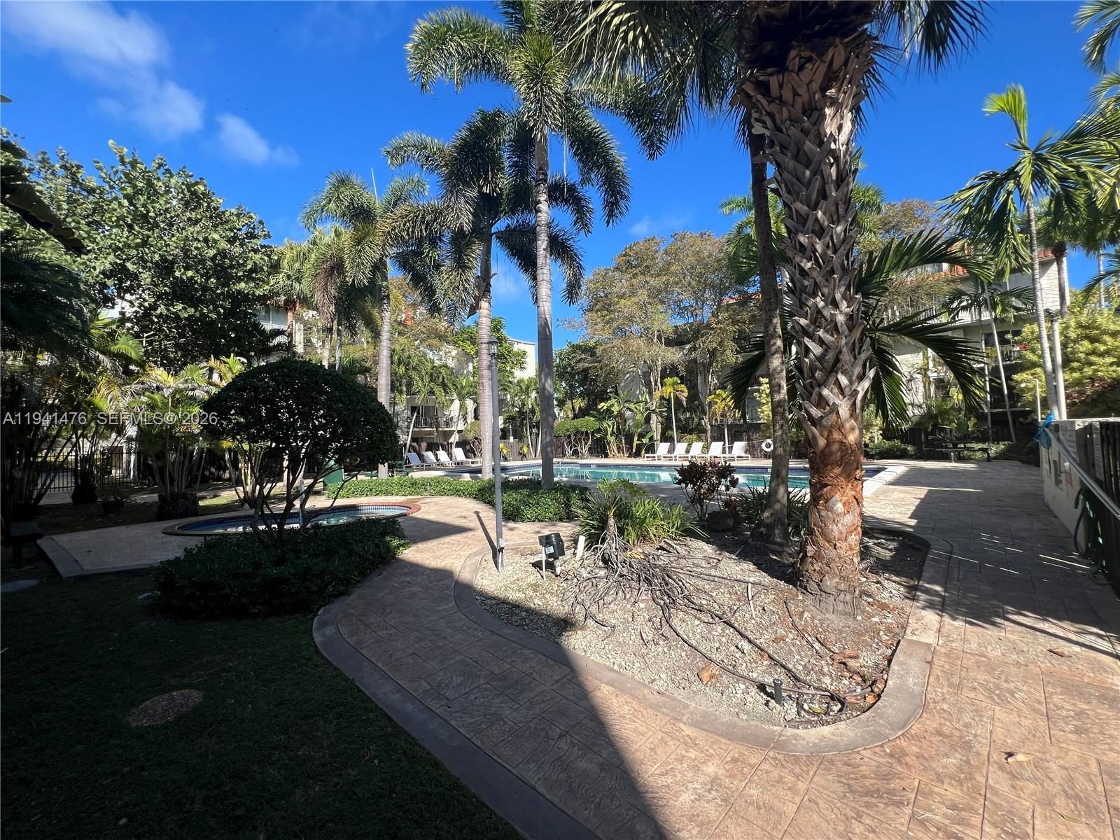 6900 N Kendall Dr #A309 Pinecrest, FL 33156